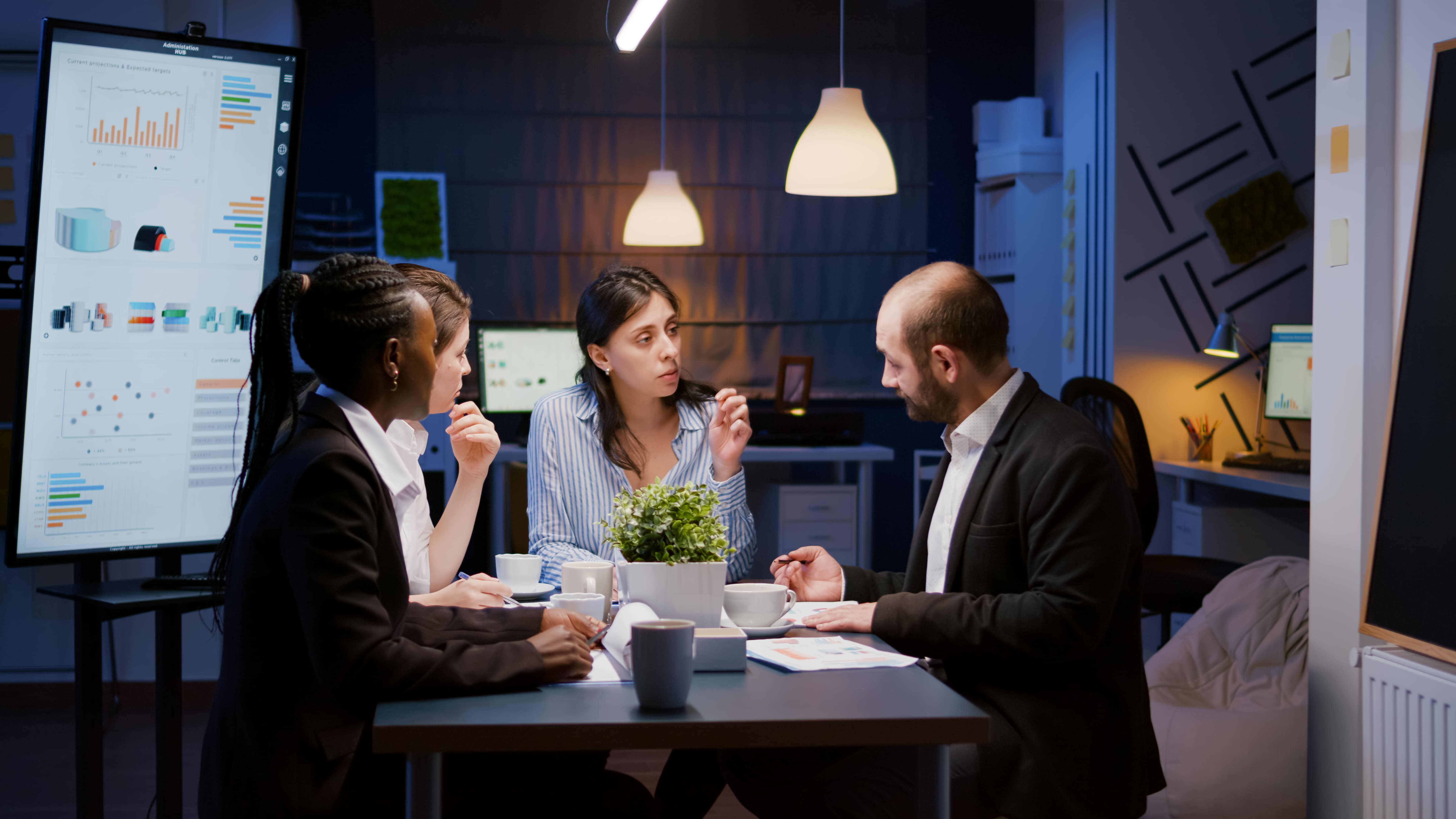 financial-consultant-discussing-strategy-with-a-business-team